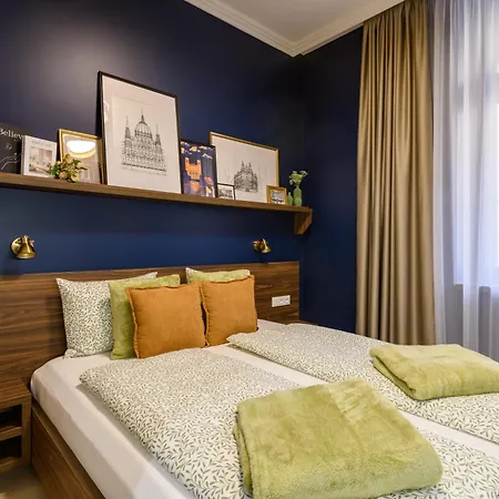 Bed and breakfast Holidays Storia 3*